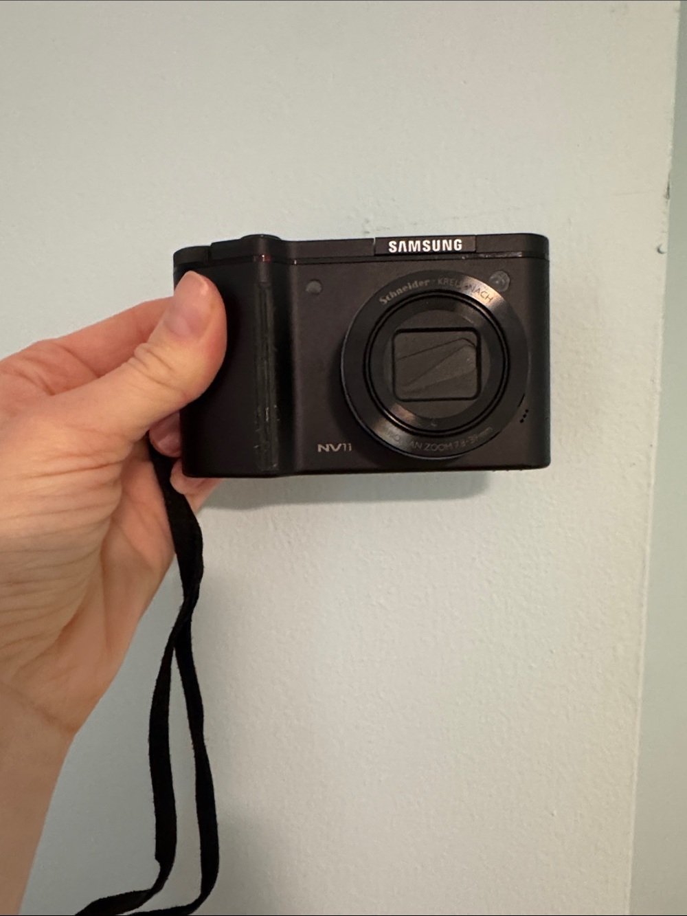 Samsung NV11 Compact Digital Camera - Black